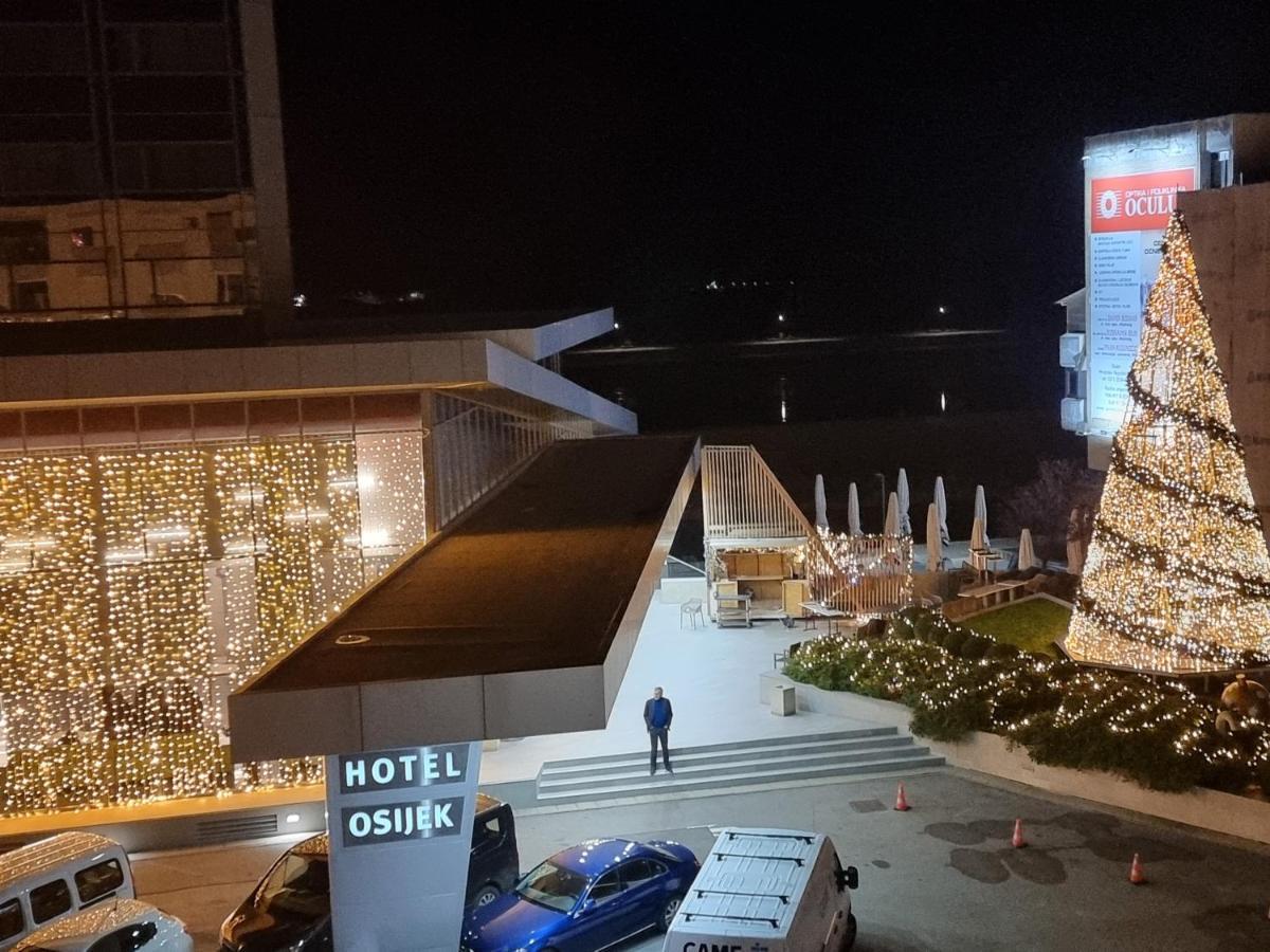 Delux Moj Osijek, Self Check-in Osijek